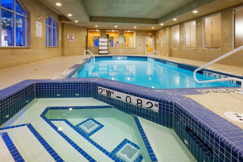 Holiday Inn Express Hotel & Suites Clarington - Bowmanville By IHG Hotel in Bowmanville