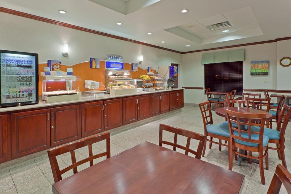 Holiday Inn Express Lordstown Newton Falls Warren By IHG Hotel in Ohio