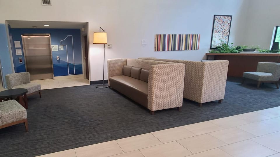Holiday Inn Express Lordstown Newton Falls Warren By IHG Hotel in Ohio
