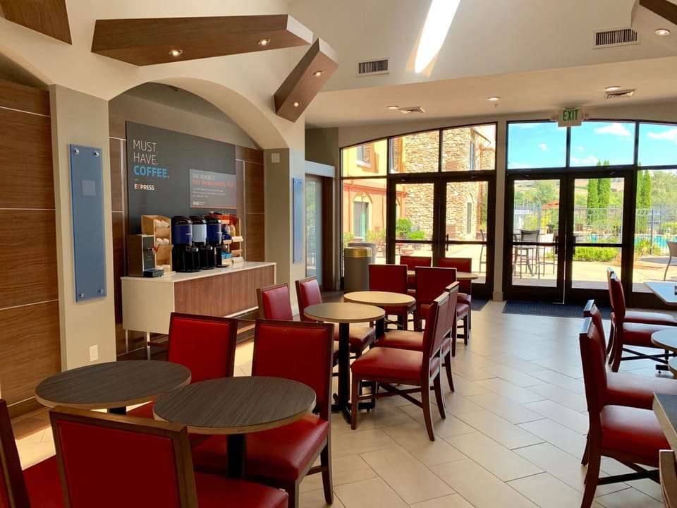 Holiday Inn Express & Suites El Dorado Hills by IHG Hotel in El Dorado Hills