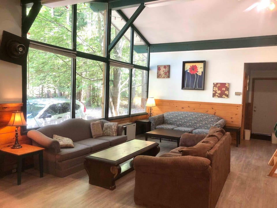 High Falls Bay Cottages, Camping & Waterpark Resort in Bracebridge