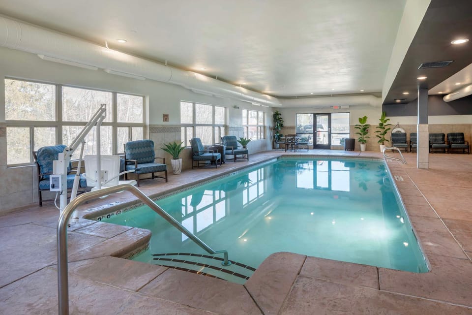 Best Western Plus Ponderay Mountain Lodge Hotel in Ponderay