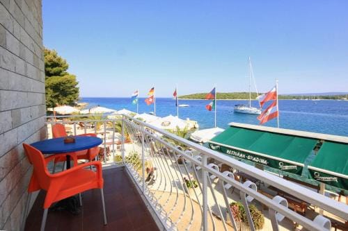 Double Room Loviste 10181a Hotel in Dubrovnik-Neretva County