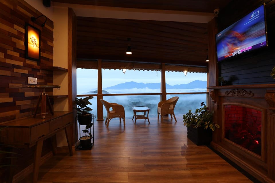 Shared lounge/TV area