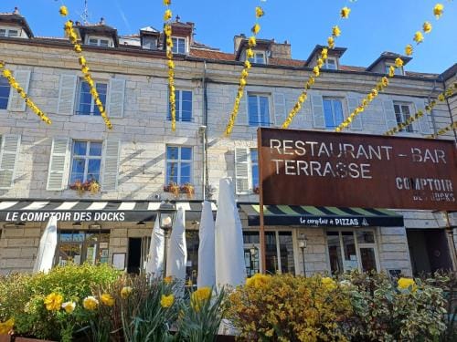 Le Comptoir du Voyageur Hotel in Jura