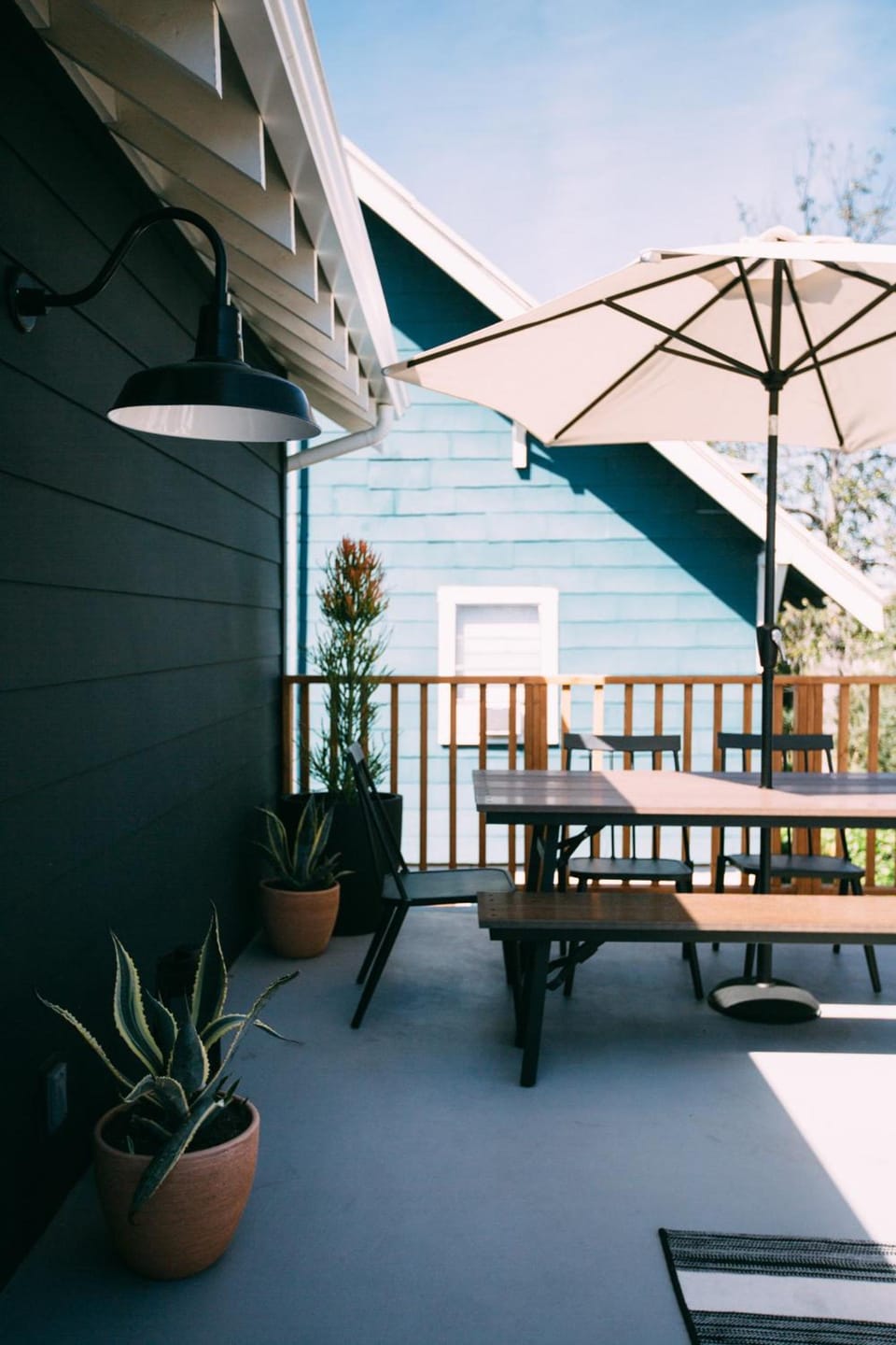 Noon on Sunset Hill Inn in Echo Park