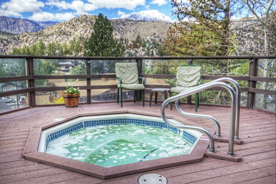 Heidelberg Inn Hotel in June Lake