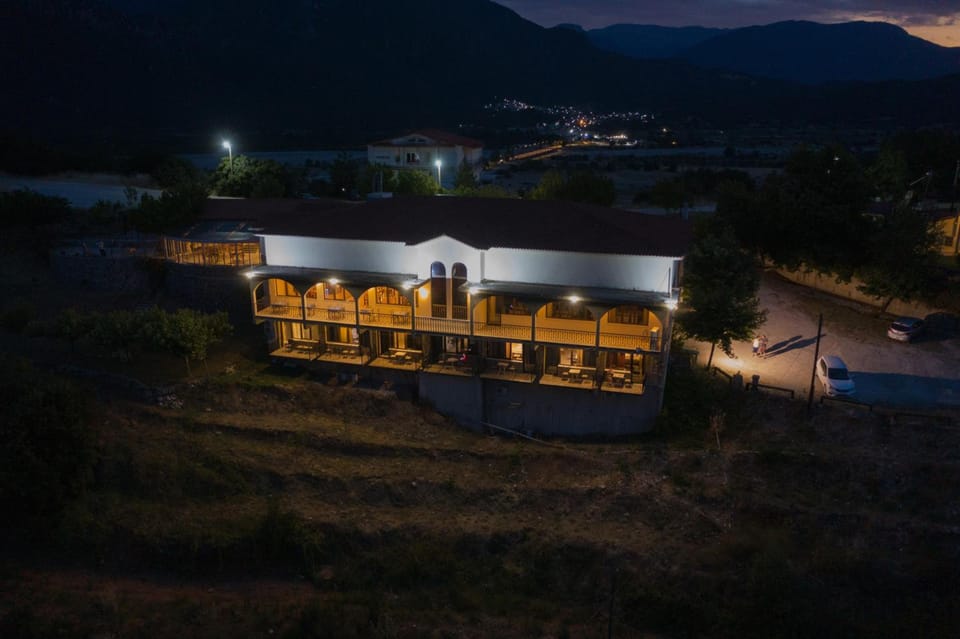 Chrysorama Rooms-Golden Vision Hotel in Kalabaka