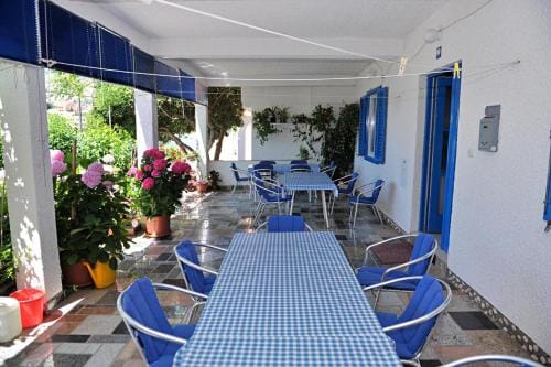 Rooms by the sea Metajna, Pag - 206 Hotel in Zadar County
