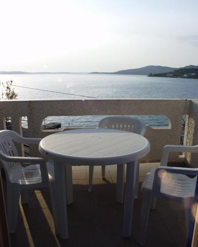 Rooms by the sea Metajna, Pag - 206 Hotel in Zadar County