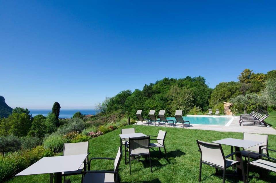 Ca' Barbini Resort Hotel in Garda