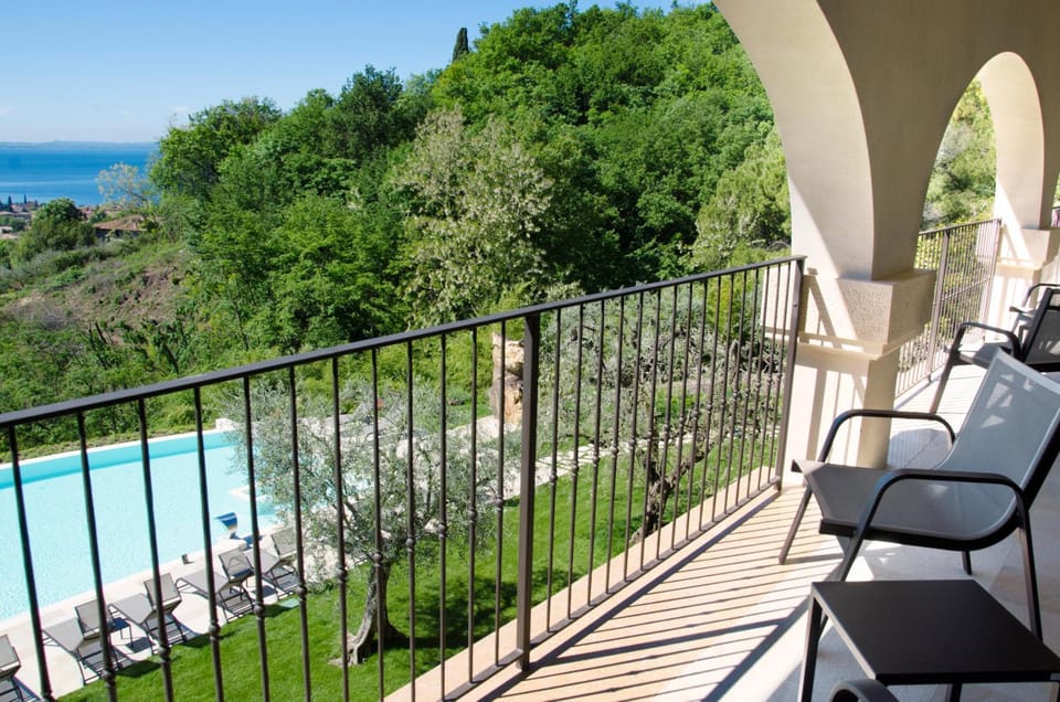 Ca' Barbini Resort Hotel in Garda