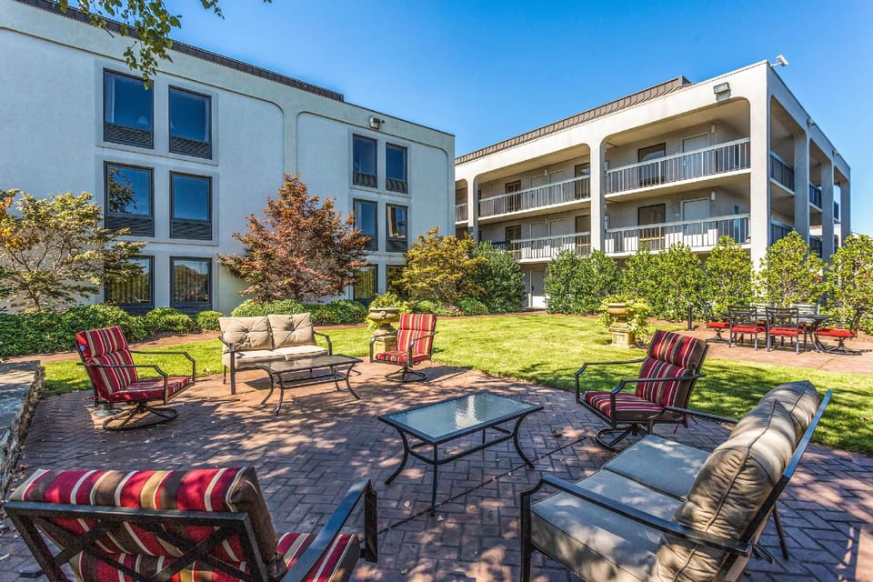 Clarion Pointe Huntsville Research Park Hotel in Huntsville