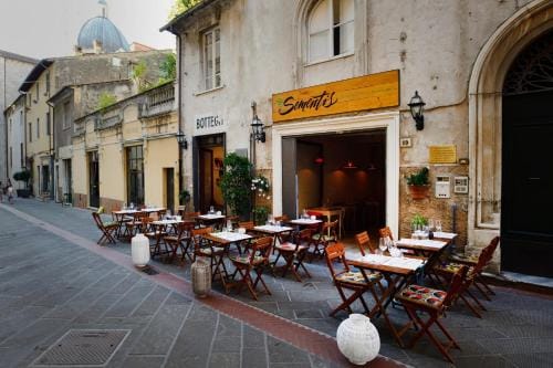 Le camere di Sementis Hotel in Pietrasanta