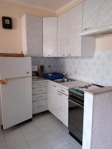 Apartments and rooms by the sea Kampor, Rab - 12473 Hotel in Supetarska Draga