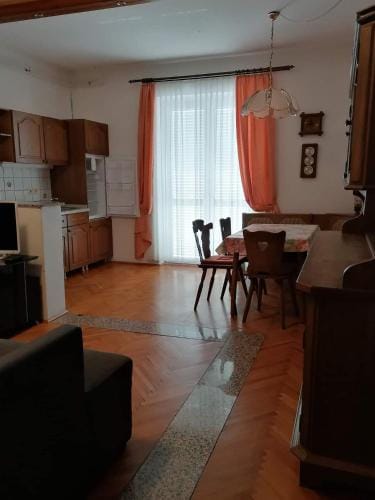 Apartments and rooms by the sea Kampor, Rab - 12473 Hotel in Supetarska Draga