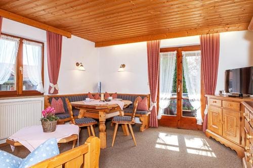 Gastehaus Menkenbauer Hotel in Ruhpolding