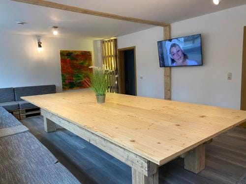 Fitters' accommodation near Dresden - comfortable beds, only men, free WLAN & parking spaces, also f Hostel in Dresden