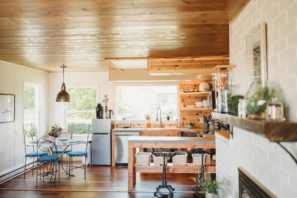 Dungeness Bay Cottages Inn in Washington