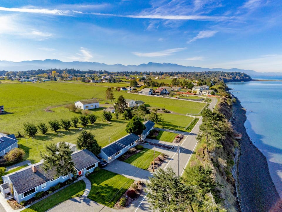 Dungeness Bay Cottages Inn in Washington