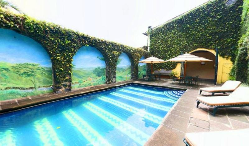 Swimming pool