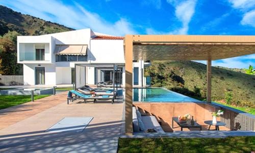 Mistral Suite Heated Pool Hotel in Crete