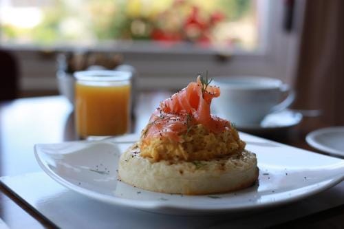 Bridge Guest House Hotel in Tiverton