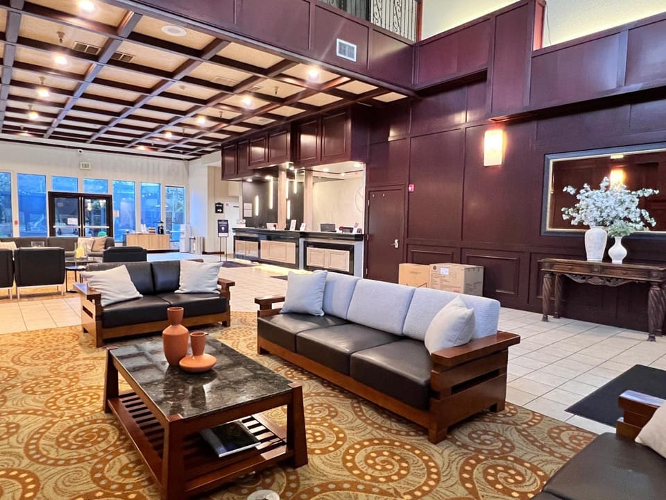 Ramada by Wyndham Tukwila Southcenter Hotel in Tukwila