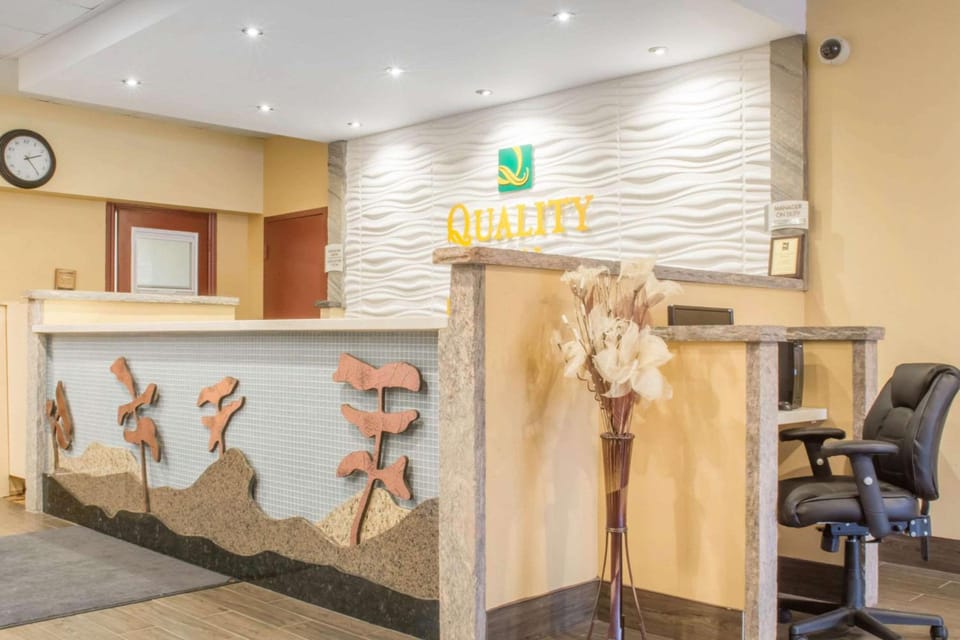 Quality Inn Hotel in Bracebridge