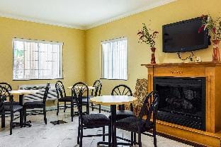 Econo Lodge Inn & Suites Bryant Hotel in Bryant