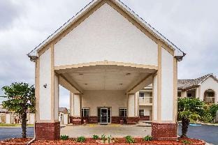 Econo Lodge Inn & Suites Bryant Hotel in Bryant