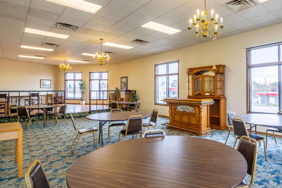 Econo Lodge Waupaca Hotel in Waupaca