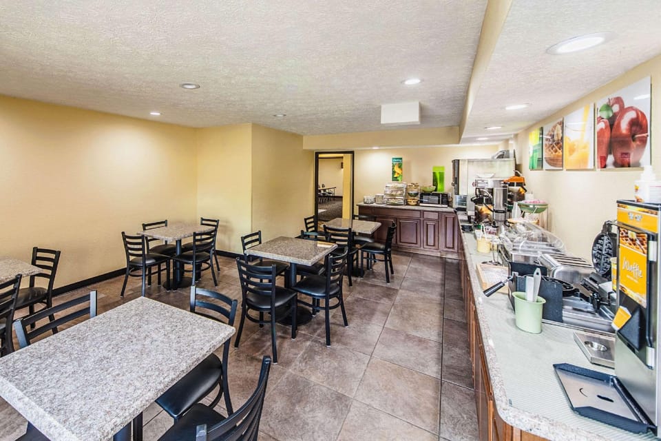 Quality Inn Decatur near US-224 Hotel in Indiana