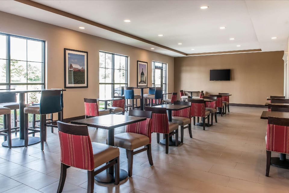 Comfort Suites Rensselaer near Fair Oaks Hotel in Indiana