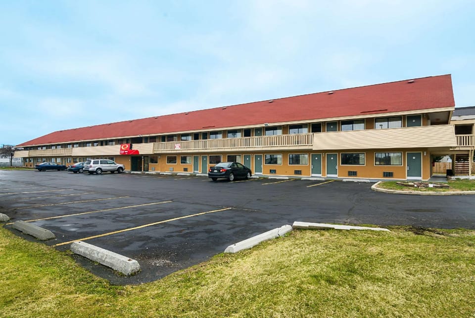 Econo Lodge South Holland - Chicago Southland Hotel in East Hazel Crest