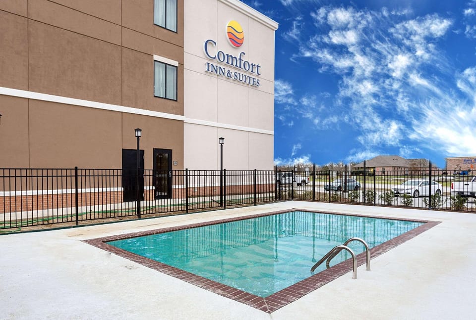 Comfort Inn & Suites Zachary Hotel in Mississippi