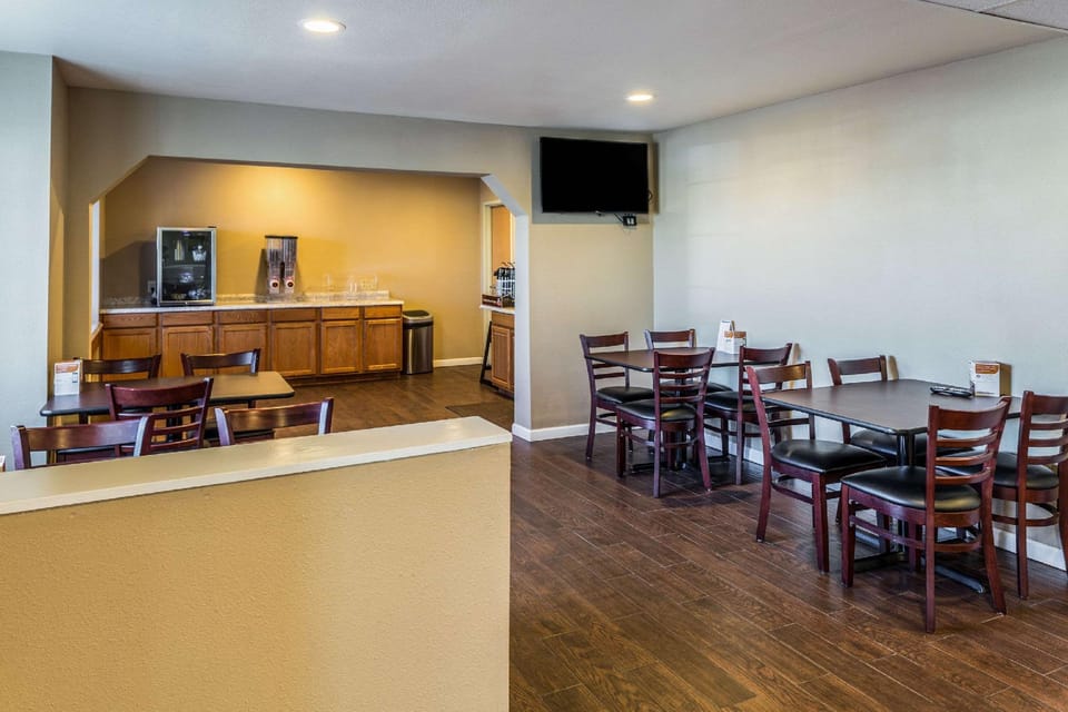Quality Inn & Suites near NAS Fallon Hotel in Fallon