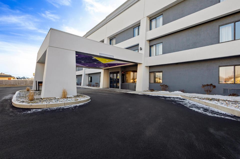 Spark by Hilton Fort Wayne Hotel in Fort Wayne