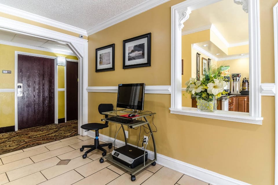 Rodeway Inn & Suites Jacksonville near Camp Lejeune Hotel in Jacksonville