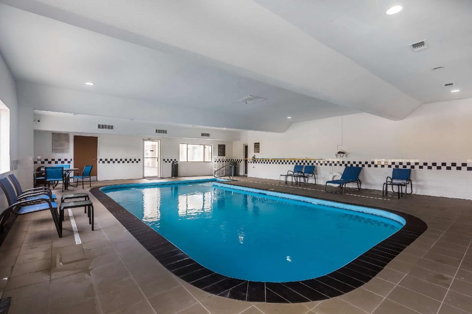 Comfort Inn & Suites Crystal Inn Sportsplex Hotel in Harrison County