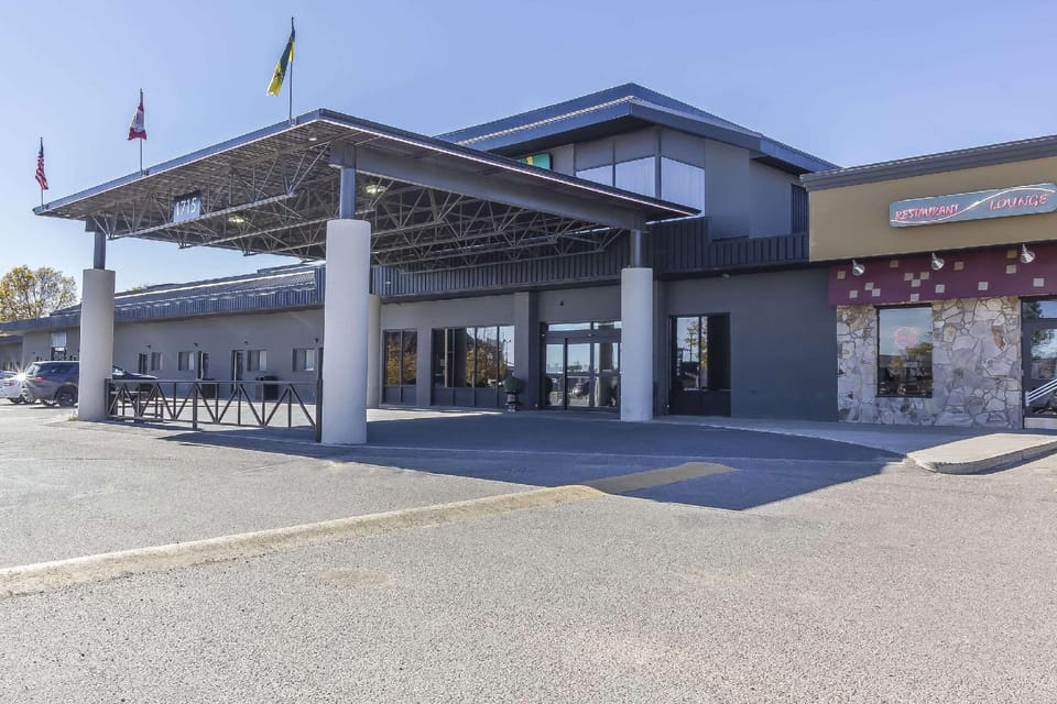 Quality Inn & Suites Hotel in Saskatoon