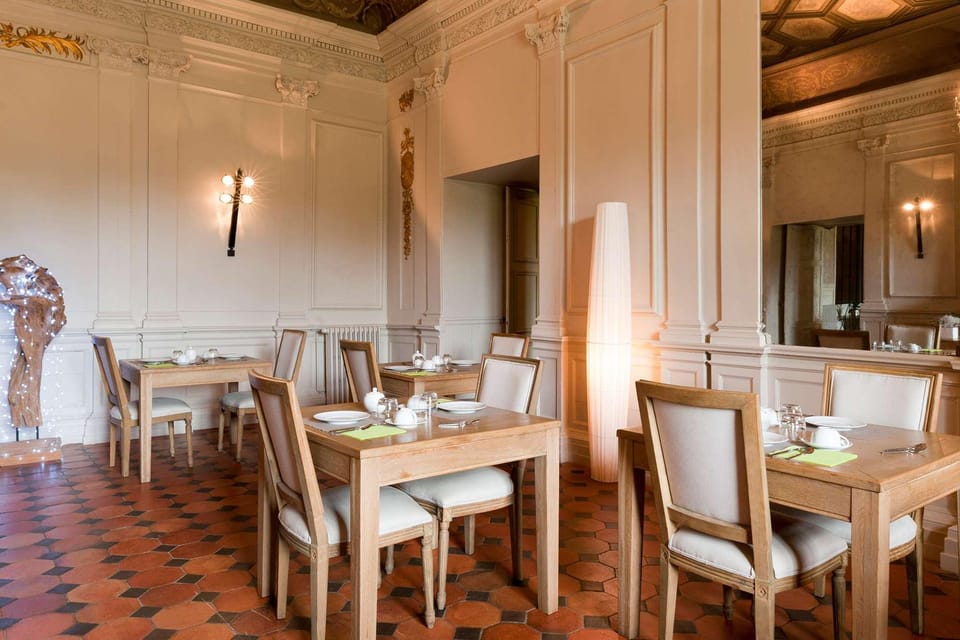 Château de Perreux, The Originals Collection Hotel in Centre-Val de Loire