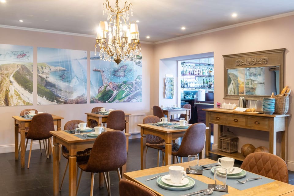 Hôtel Restaurant Les Ormes, The Originals Relais Hotel in Barneville-Carteret