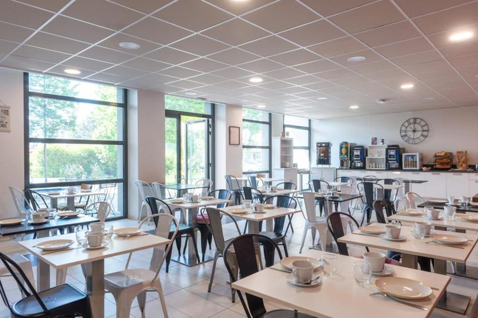 The  Residence, Hôtel Westlodge, Lyon Nord Hotel in Auvergne-Rhône-Alpes