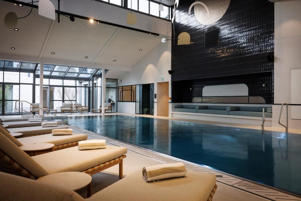 Grand Hôtel de Courtoisville - Piscine & Spa Hotel in St-Malo
