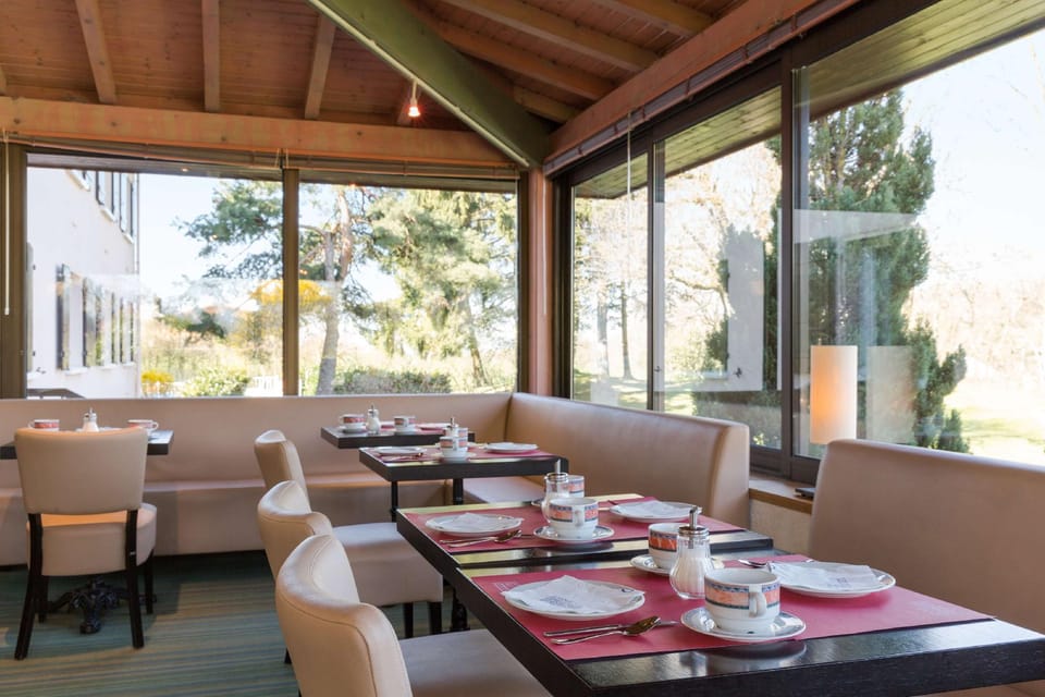 The Originals City, Hôtel Rey du Mont Sion, Saint-Julien-en-Genevois Sud Hotel in Haute-Savoie