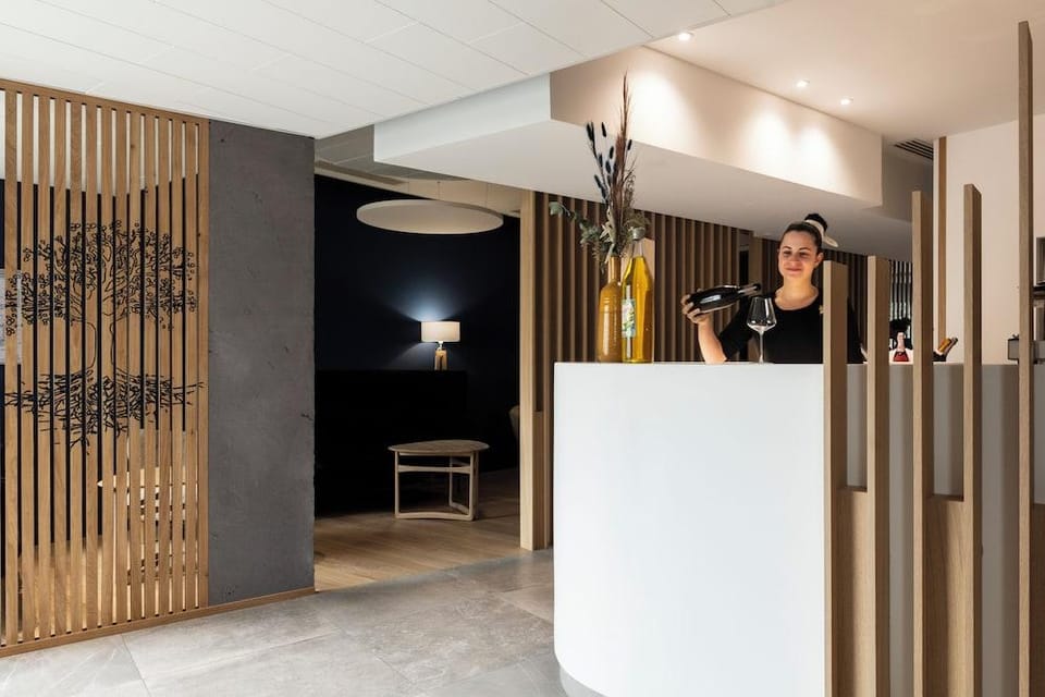 Origines par Adrien Descouls, The Originals Relais Hotel in Auvergne-Rhône-Alpes