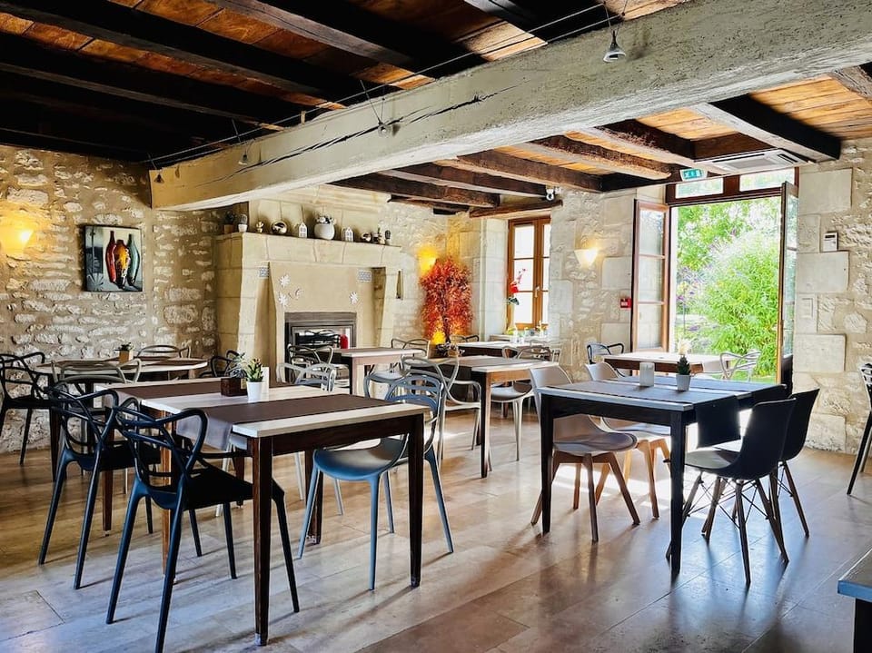 Le Pigeonnier du Perron,The Originals Relais Hotel in Centre-Val de Loire