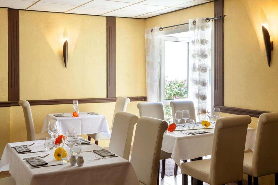 The Originals City, Hôtel Le Lion d'Or, Chinon Hotel in Centre-Val de Loire