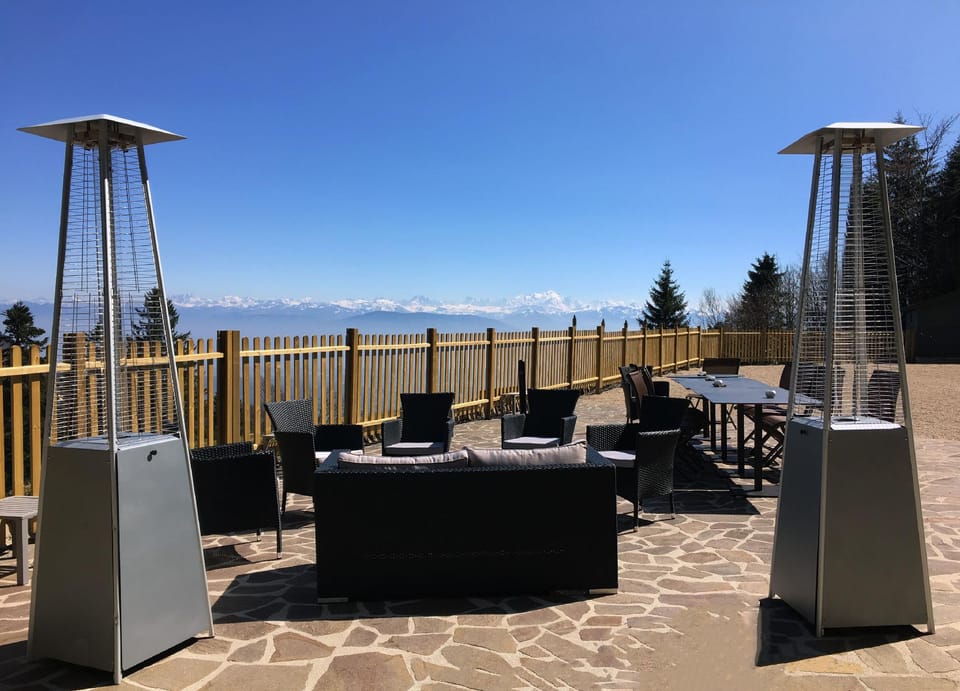 Chalet-Hôtel La Mainaz Restaurant & Resort, The Originals Collection Hotel in Gex